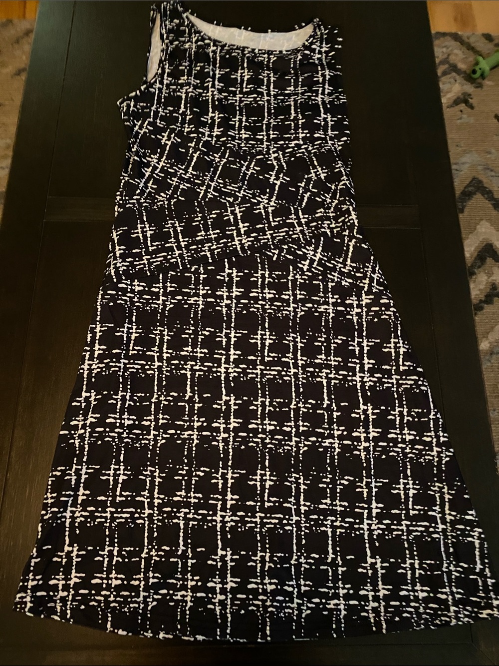 Classic Black & White Sleeveless Shift Dress